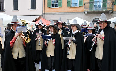 banda Angera mercatini Natale Arona