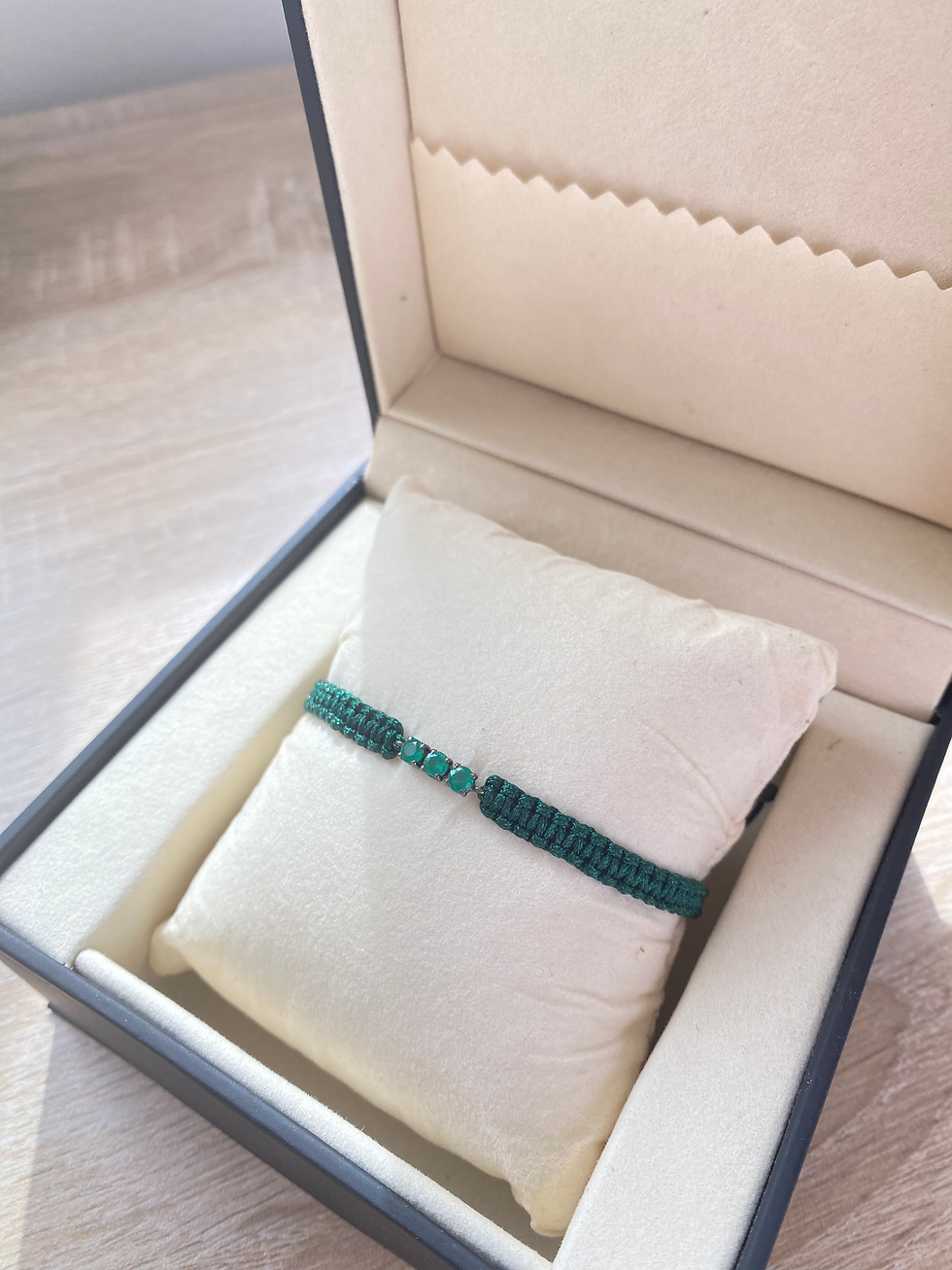 Thumbnail: Macrame Bracelet with 3 Green Emeralds
