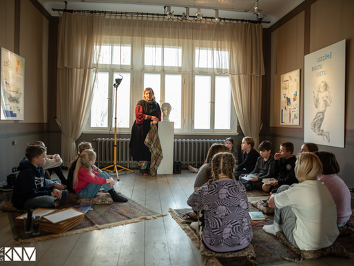 RADOŠĀ NODARBĪBA "PASAKAI PA PĒDĀM"