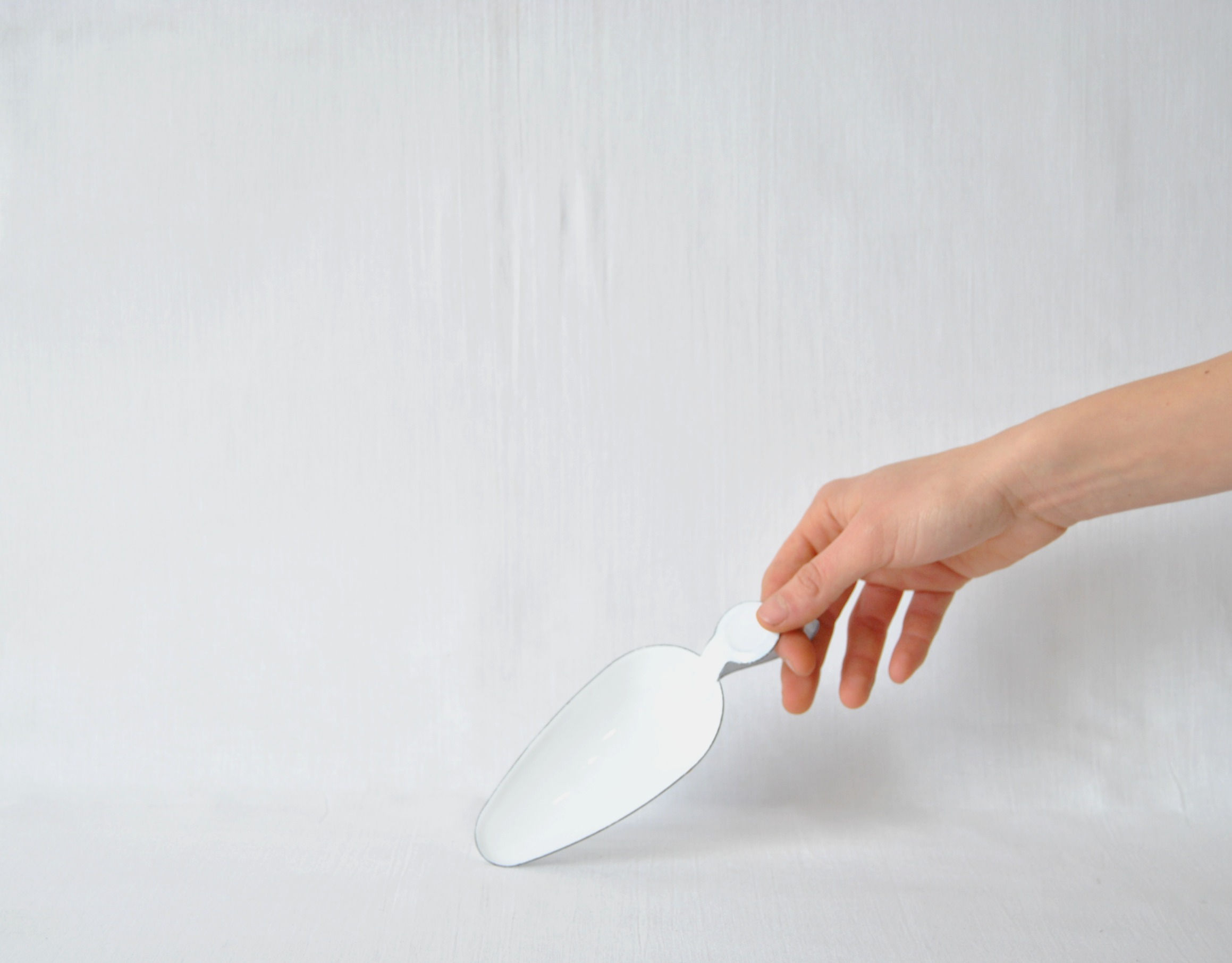 Cuchara para servir blanca