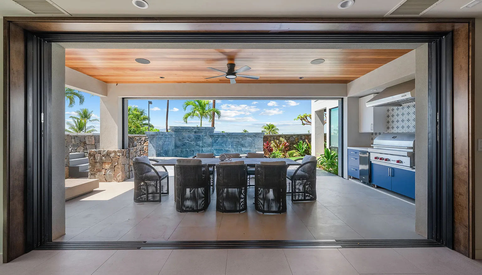 50 Lewa Lani Place - Dining Area Covered Lanai