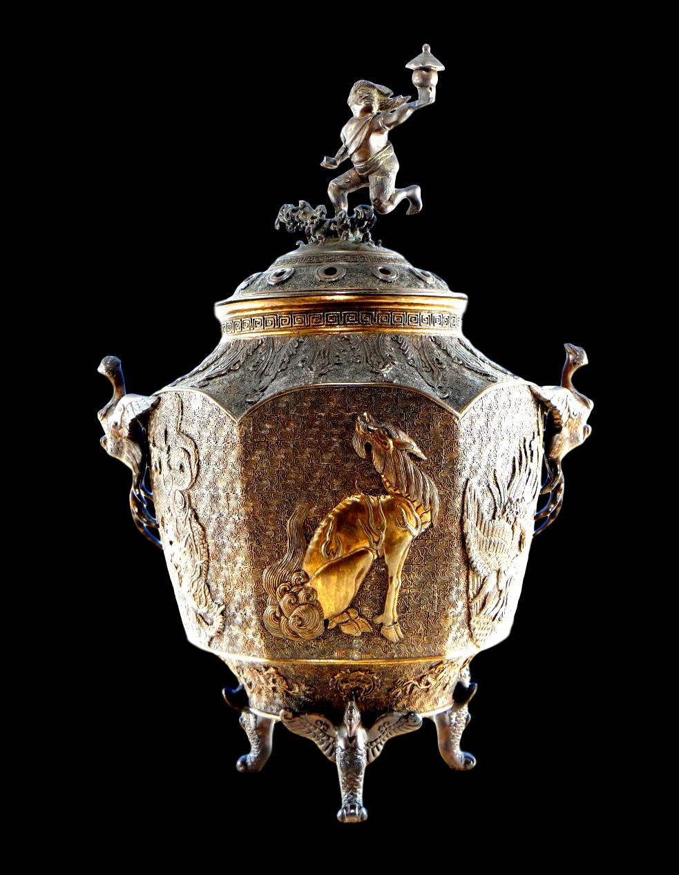 "Rare brûle-parfum en bronze doré, Chine du XIXème siècle "