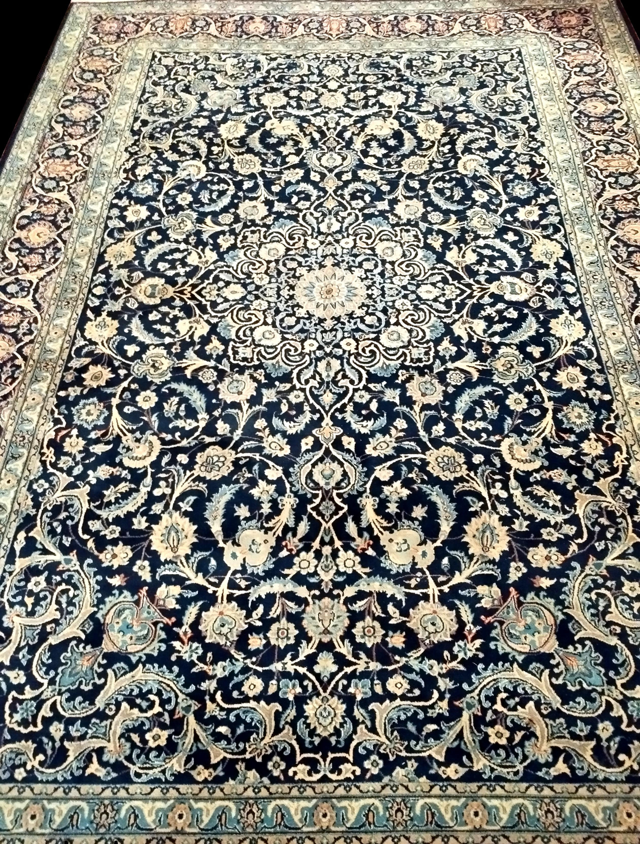 Tapis Na'in, 254 x 382 cm, laine Kork & soie, Iran, 1980