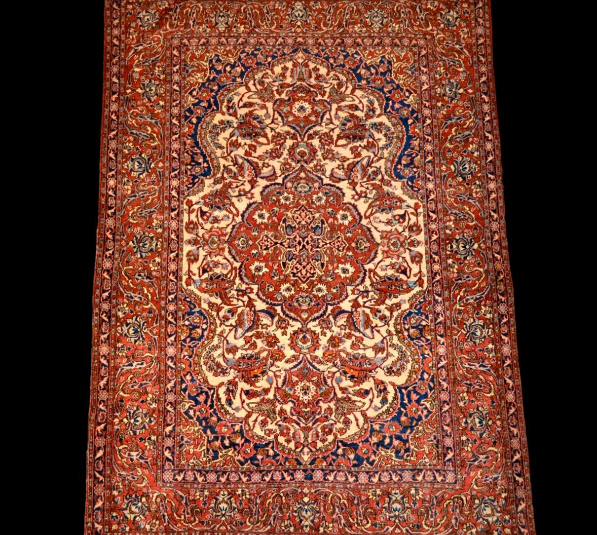 Tapis Ispahan, Iran du XIXème siècle, 144 x 217 cm, musée