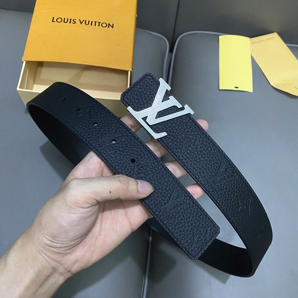 𝕃𝕠𝕦𝕚𝕤 𝕧𝕦𝕚𝕥𝕥𝕠𝕟 Lv pyrmide Truck