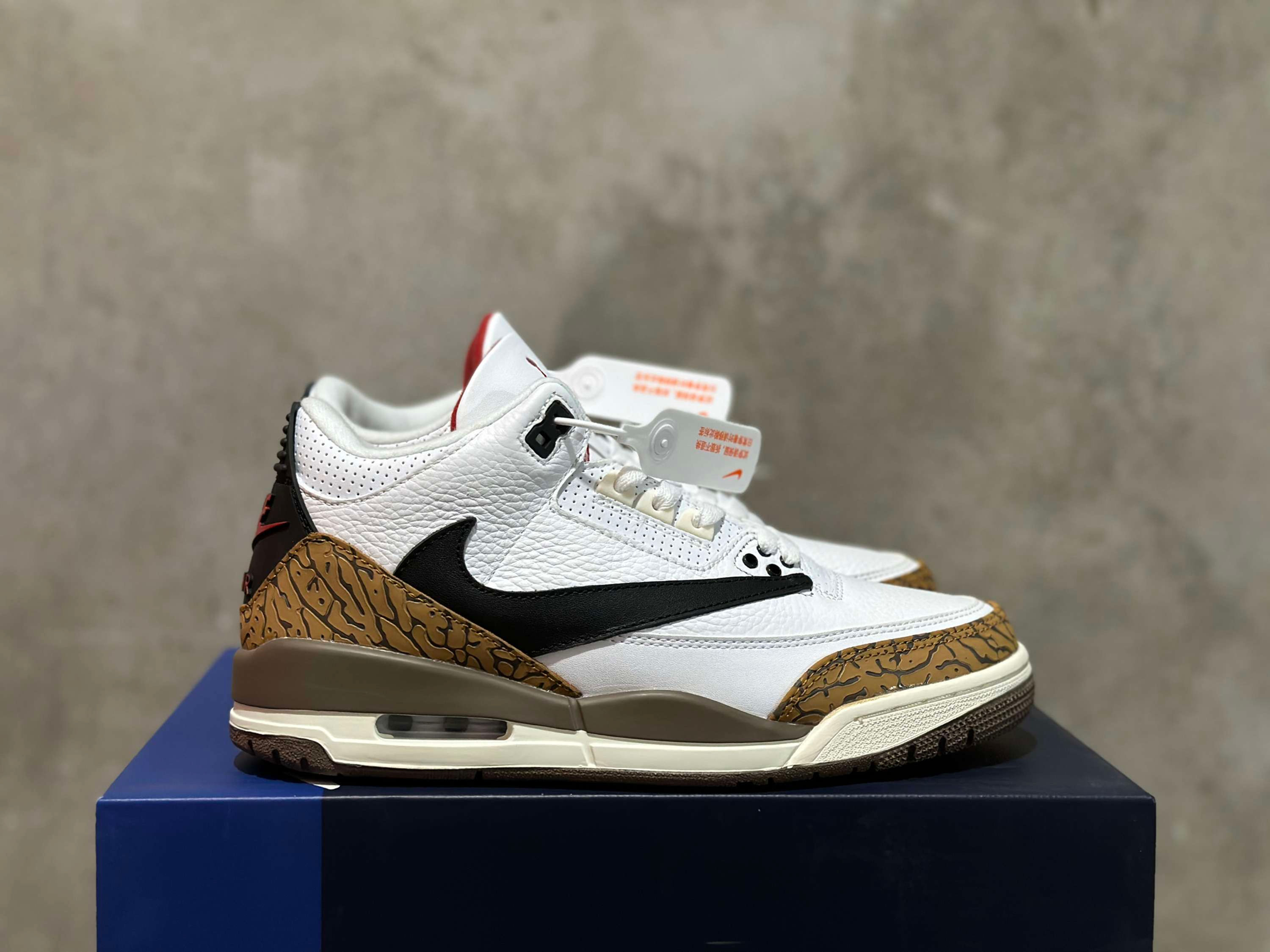 Air Jordan 3 x Travis Scott