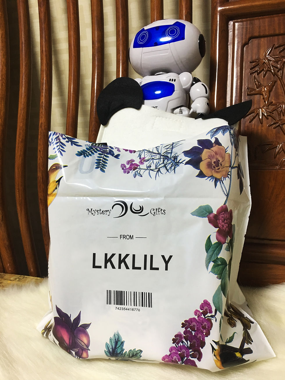 Thumbnail: LKKLILY Intelligent & Charismatic Dancing Remote Control Robot with Music and Li