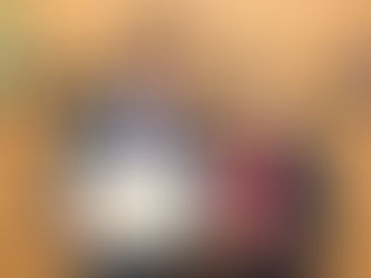 Marcos entrega o prêmio de Mulher Empreendedora