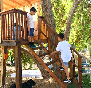 הבנים של איזולדה במחנה_edited.jpg