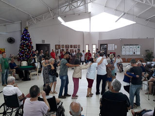 Tarde de música, dança e diversão