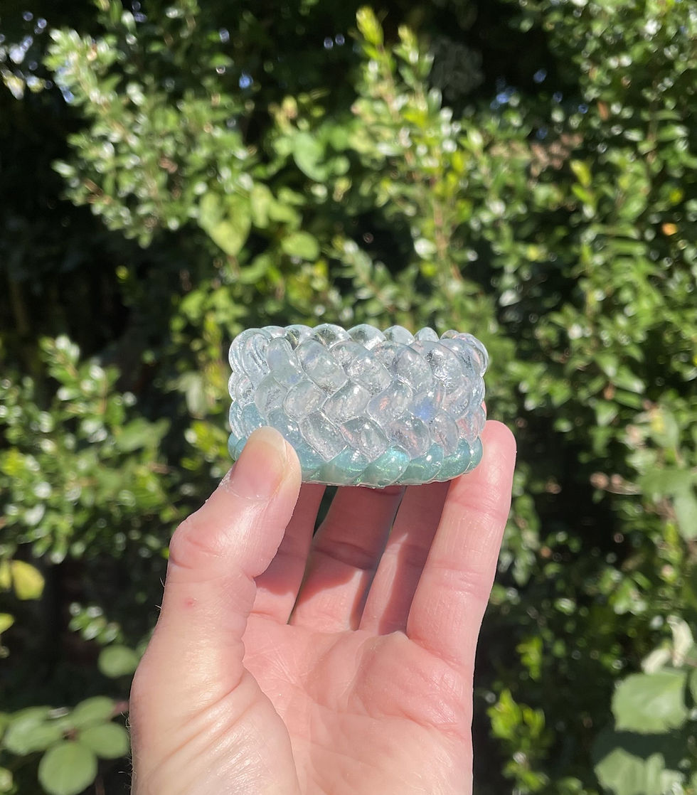 Decorative green bubble resin tea light holder