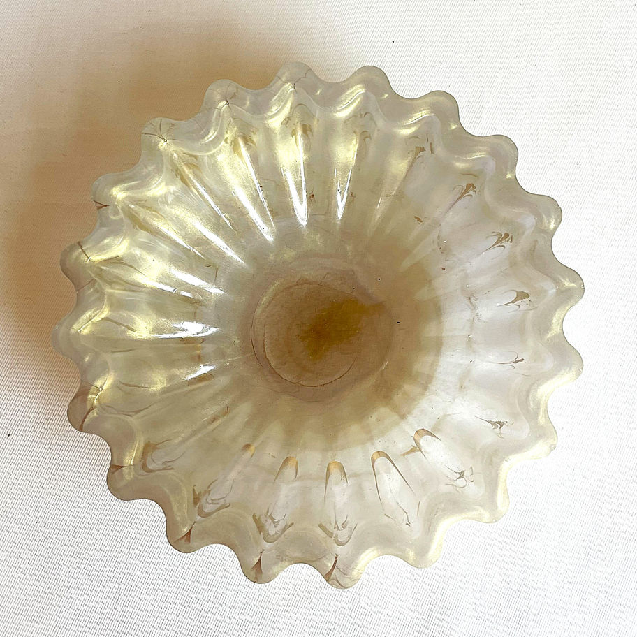 Modern fluted resin catchall bowl in luminous pearl with glossy finish