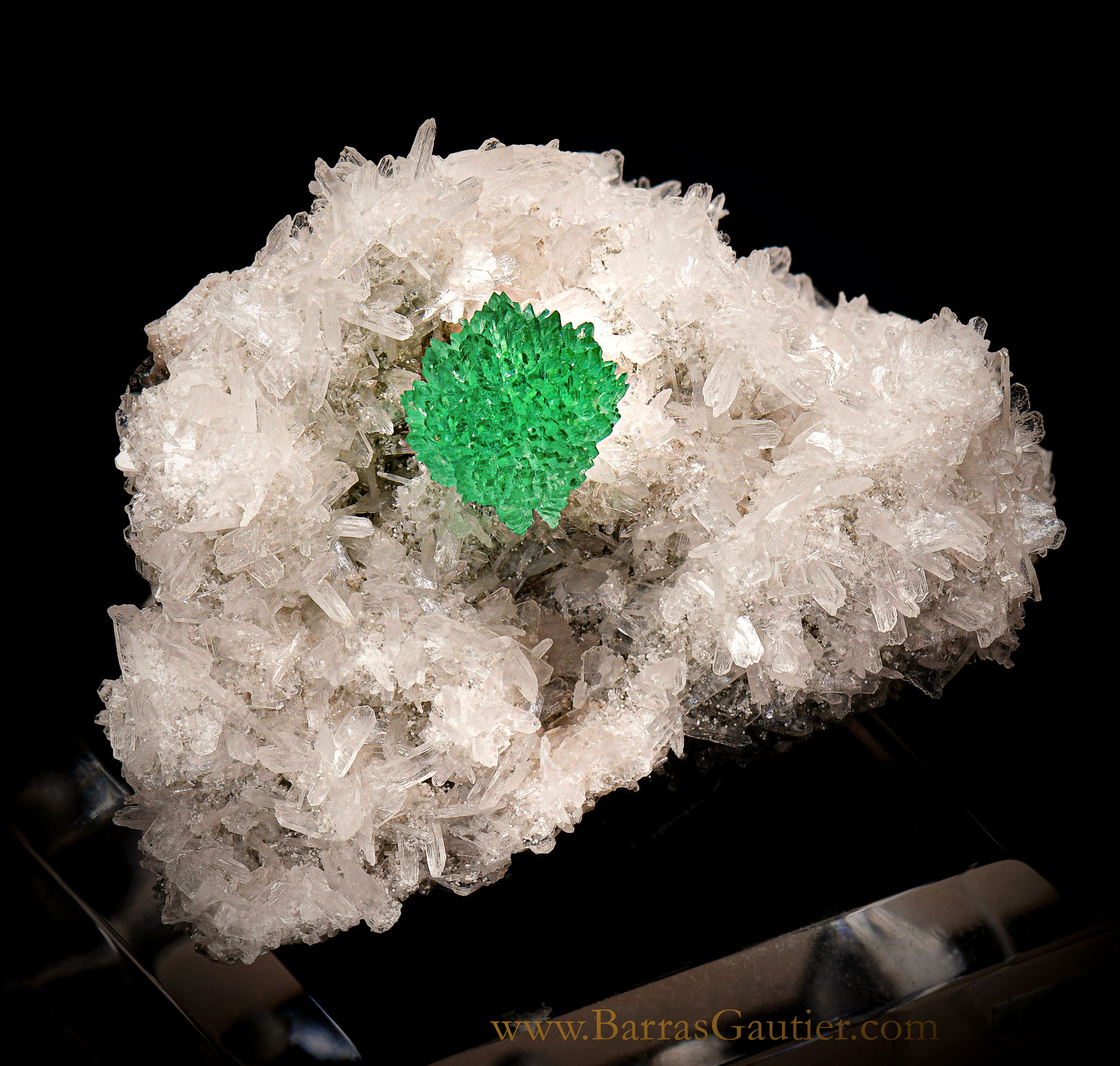 Apophyllite on Stilbite