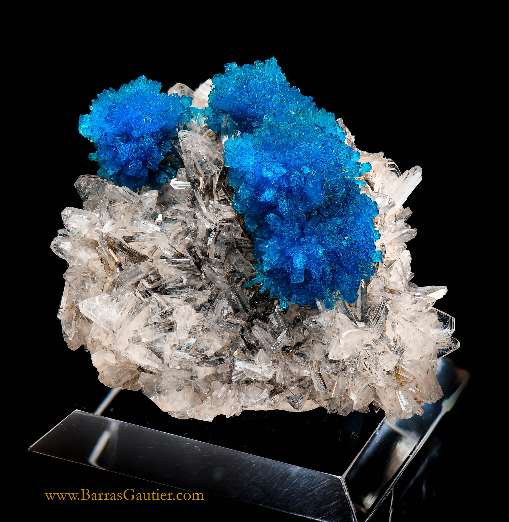 Cavansite on Stilbite