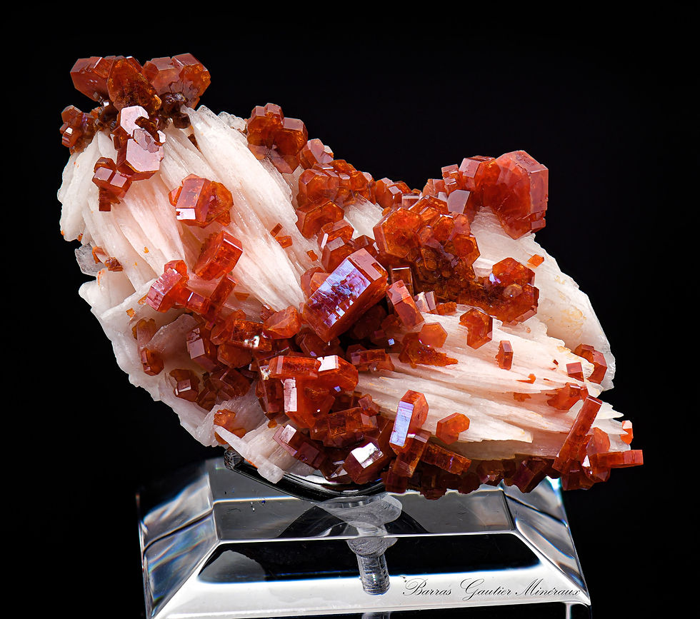 Thumbnail: Vanadinite on Barite