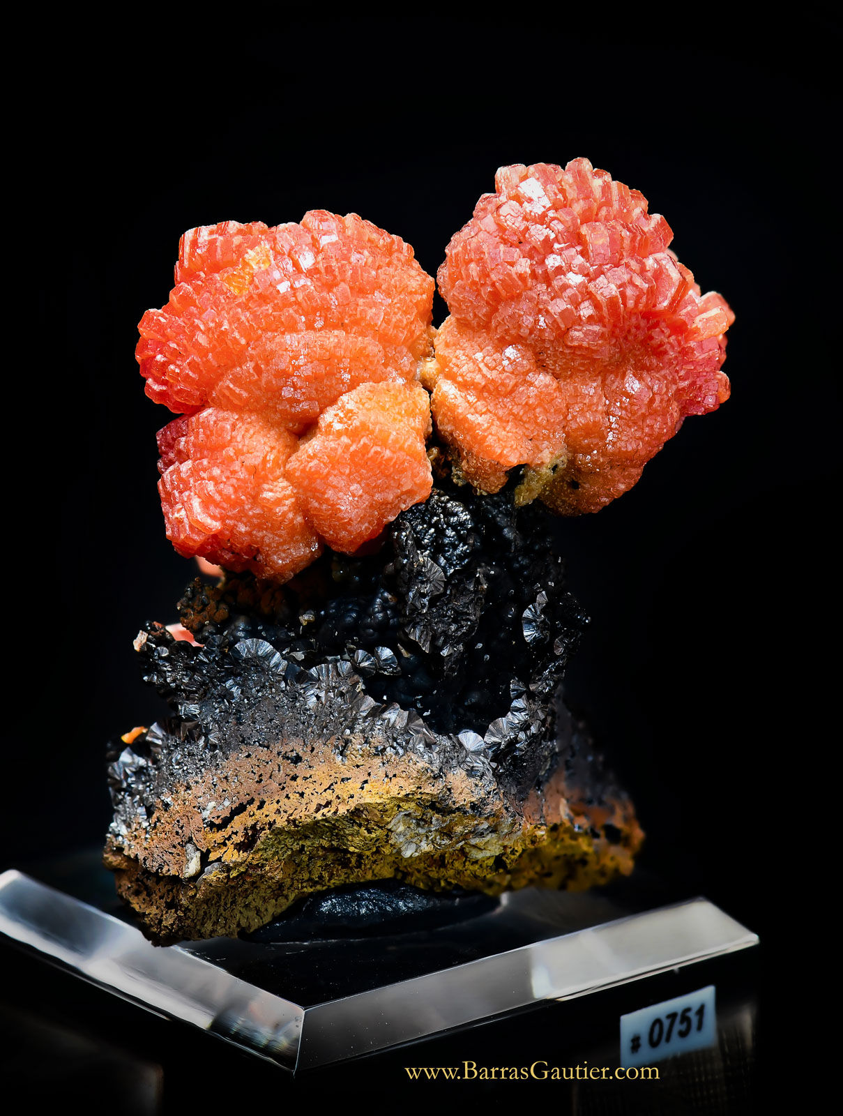 Vanadinite on Goethite