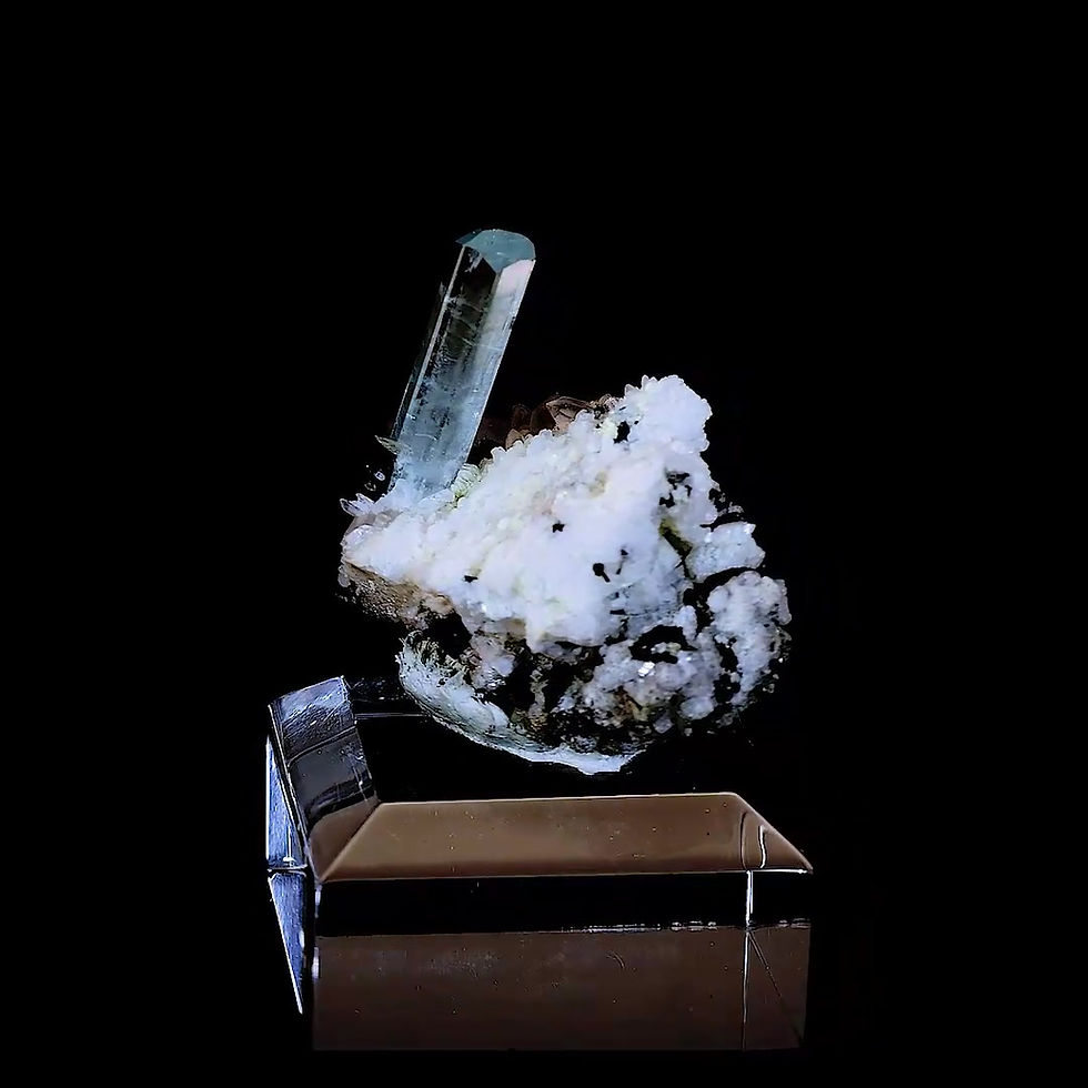 Thumbnail: Beryl Aquamarine - Quartz - Muscovite