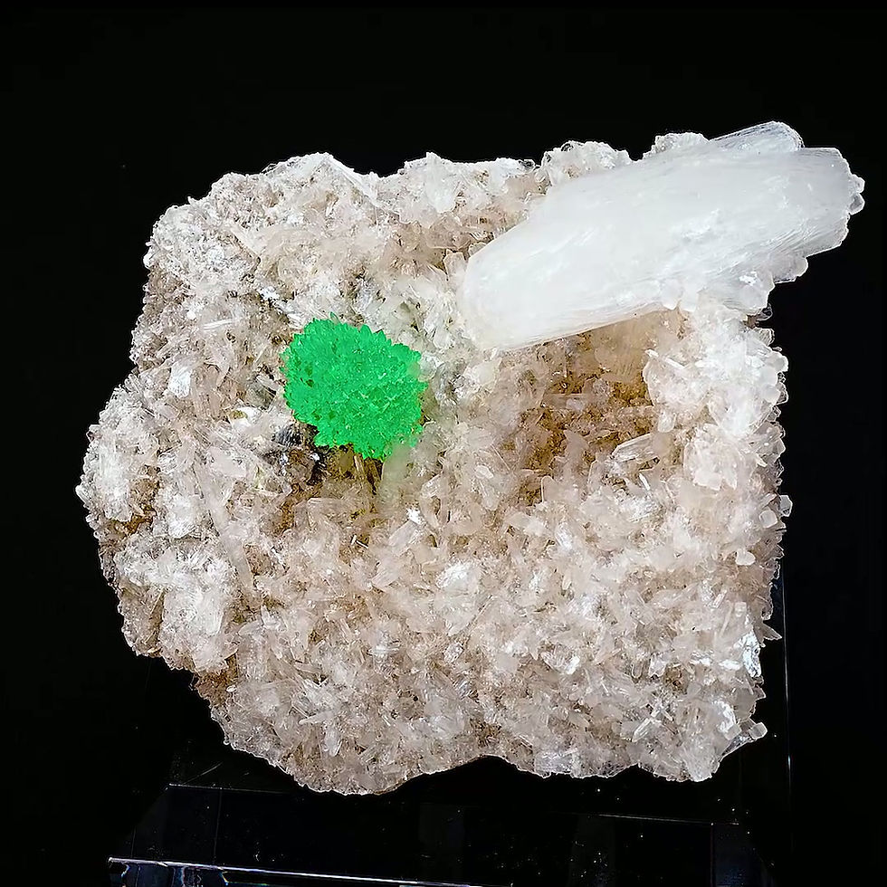 Miniature : Apophyllite sur Stilbite
