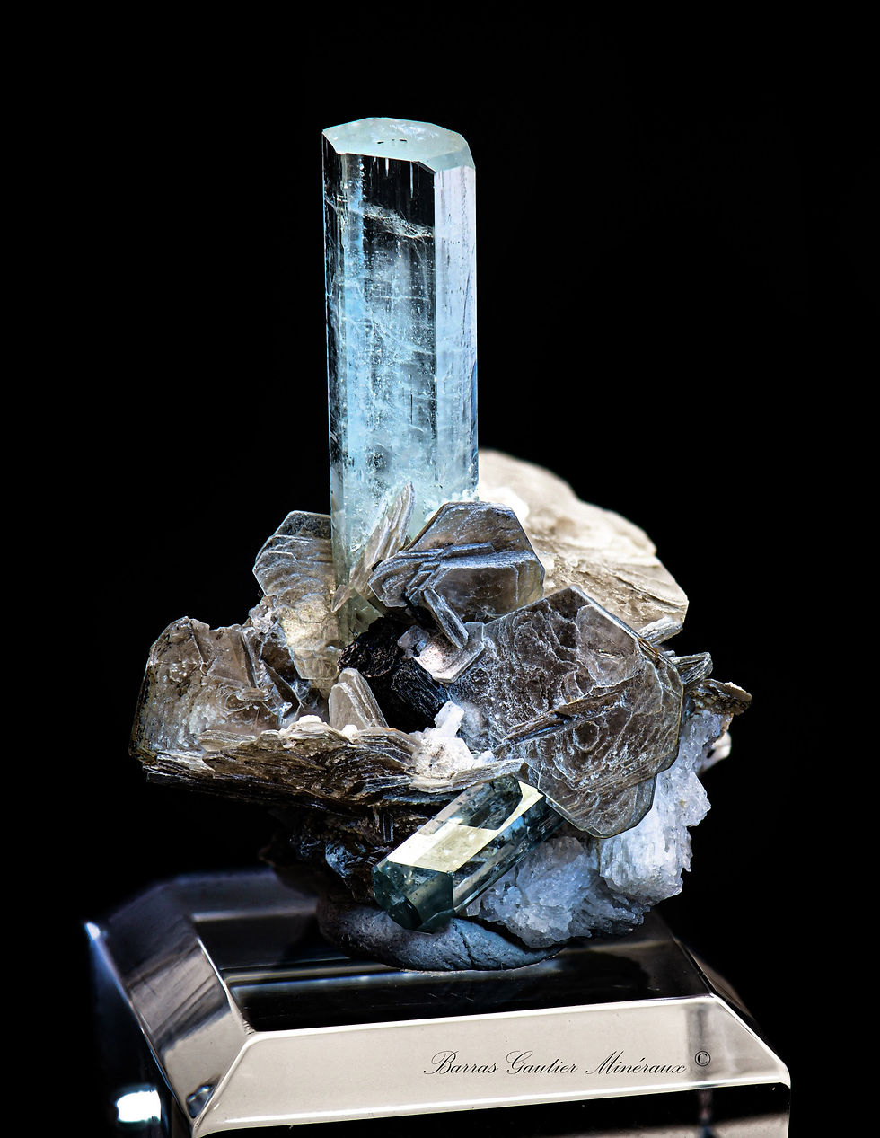 Thumbnail: Beryl Aquamarine - Muscovite