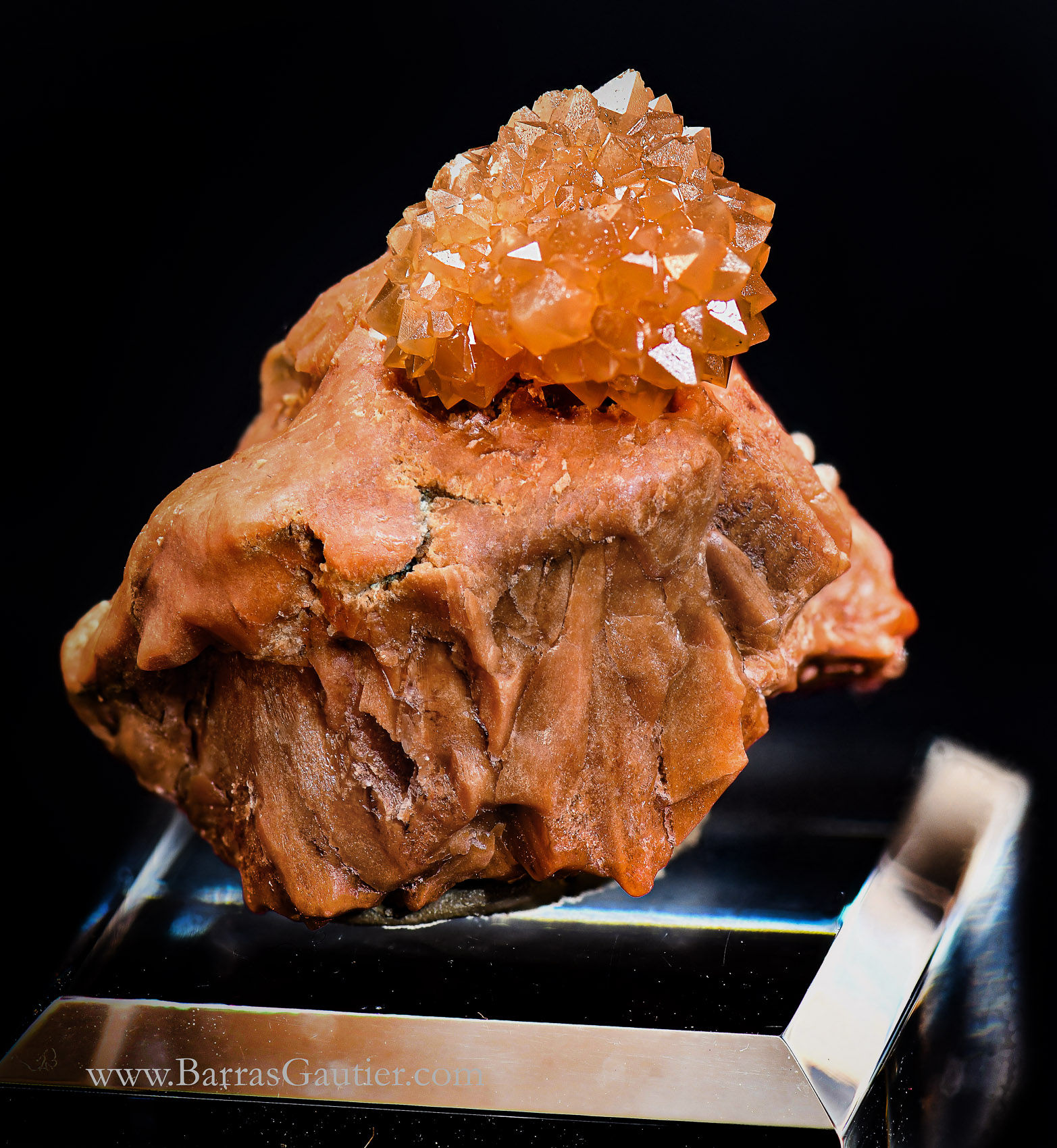 Hematoid quartz on gypsum