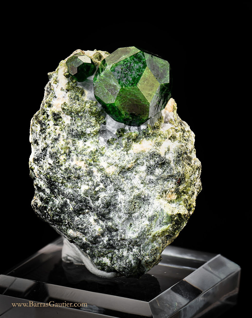 Thumbnail: Andradite garnet, demantoid variety