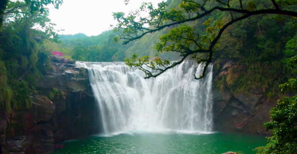 Day Trip from Taipei, Taiwan: Shifen Waterfall Park 十分瀑布