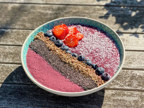 SMOOTHIEBOWL MET COURGETTE EN MANGO