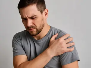 Douleur dans l'épaule gauche : quelles causes, et que faire ?
