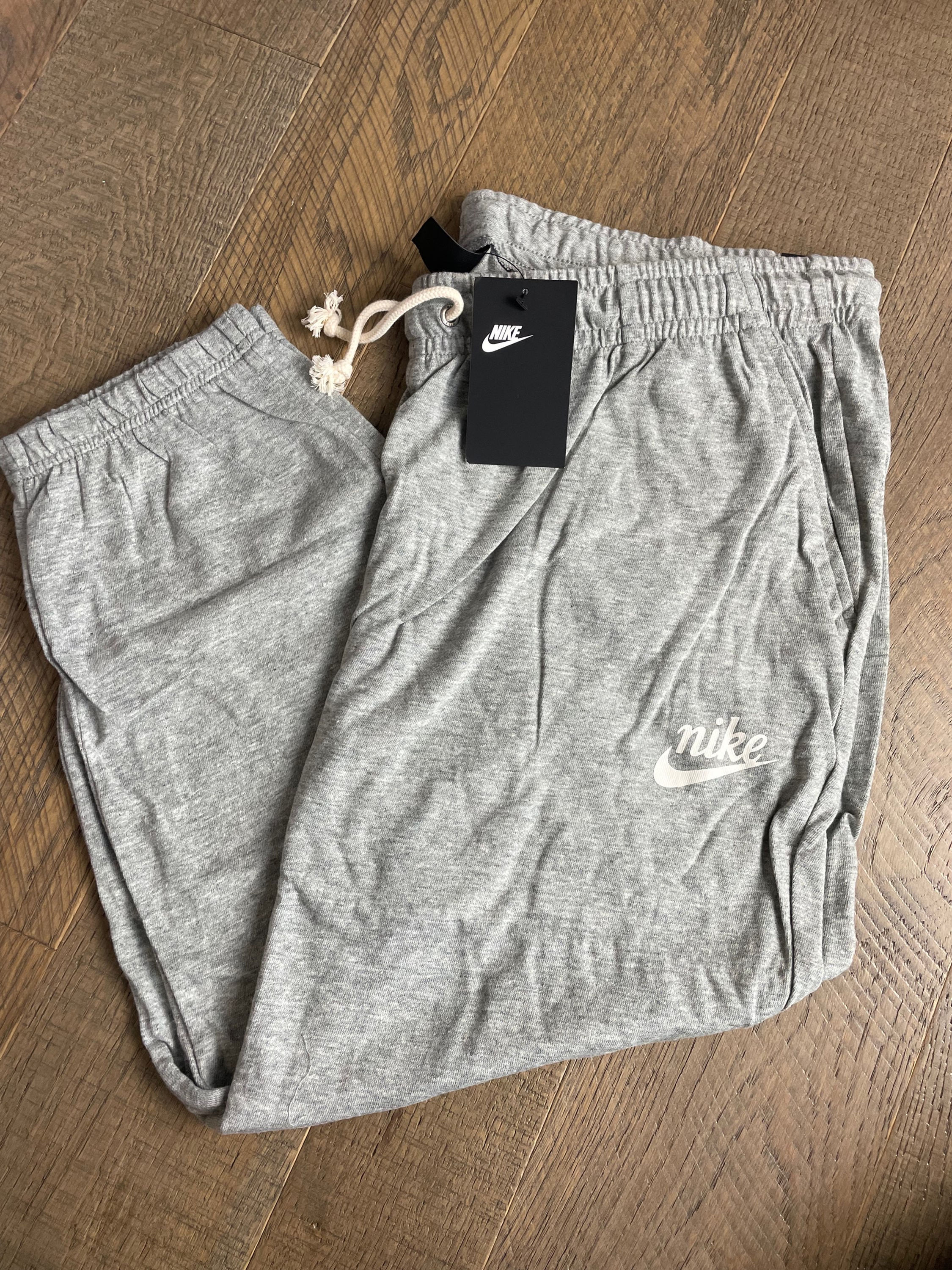 Women’s Plus Capri Jogger