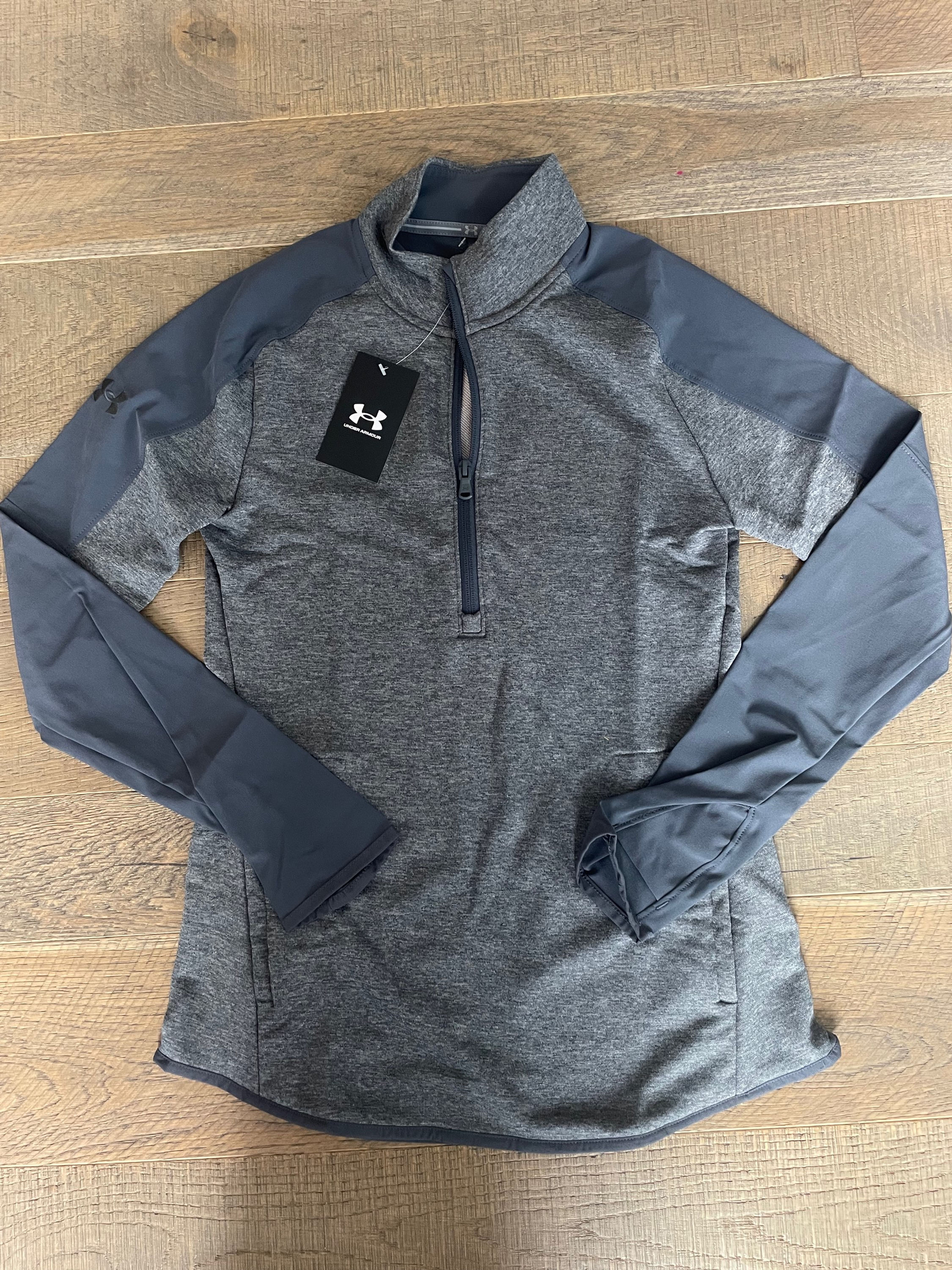 UA Women’s 1/2 Zip Top
