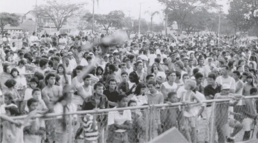 Público em uma das edições nos anos 1980, Rock Cerrado do Gama . (Crédito da foto: Arquivo Rock Cerrado)