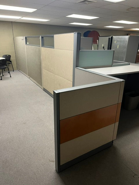 Thumbnail: #852, Pre-Owned Steelcase Answer Workstations | 6'x6'