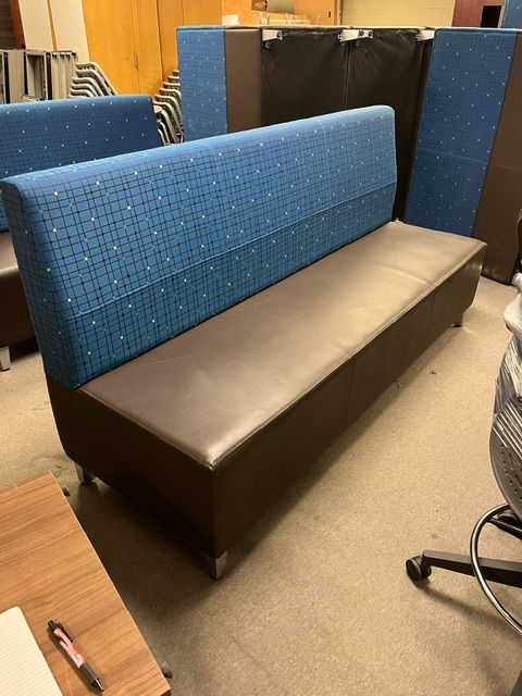 #860, Pre-Owned National Fringe Mid-Back 3-Seat Armless Lounge