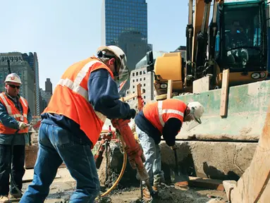 Mengapa Sepatu Safety Harus Terbuat dari Kulit?