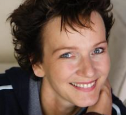 - compagnie de danse - spectacle de danse - art du spectacle - danseur et chorégraphe - chorégraphie et performance en Afrique