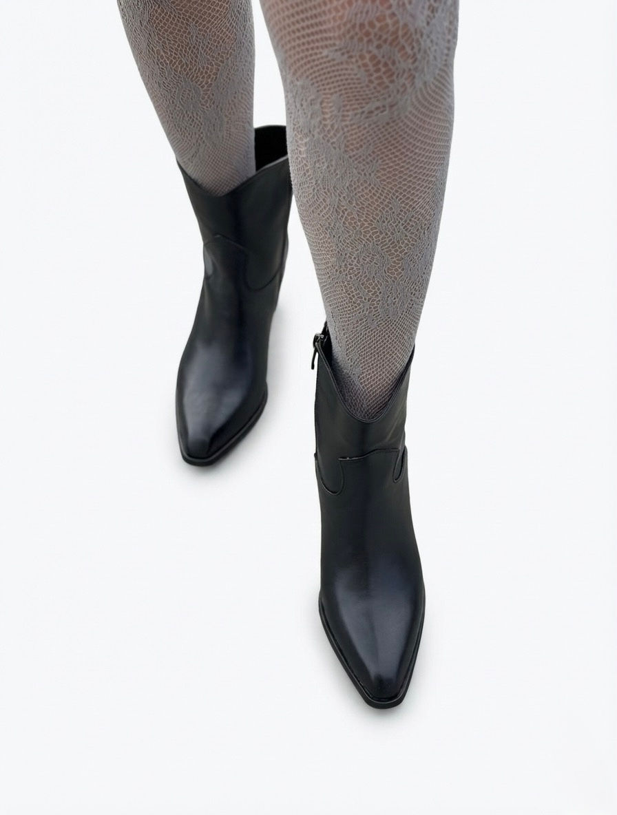 Thumbnail: Luxe Cowboy Big Size Women's Boots