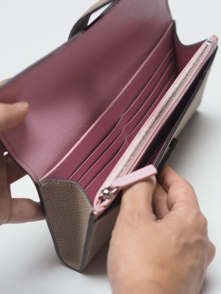 Thumbnail: Slide Wallet