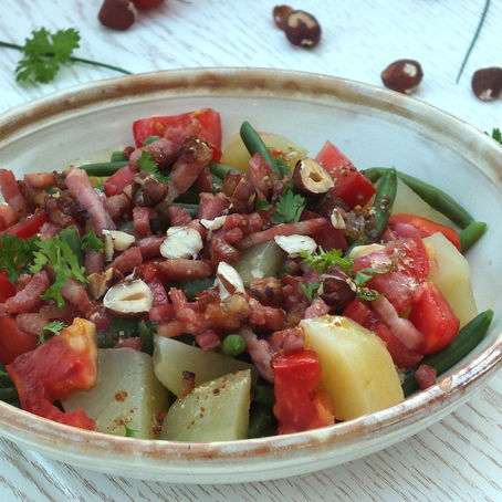 Salade haricots verts, tomates, pommes de terre, lardons