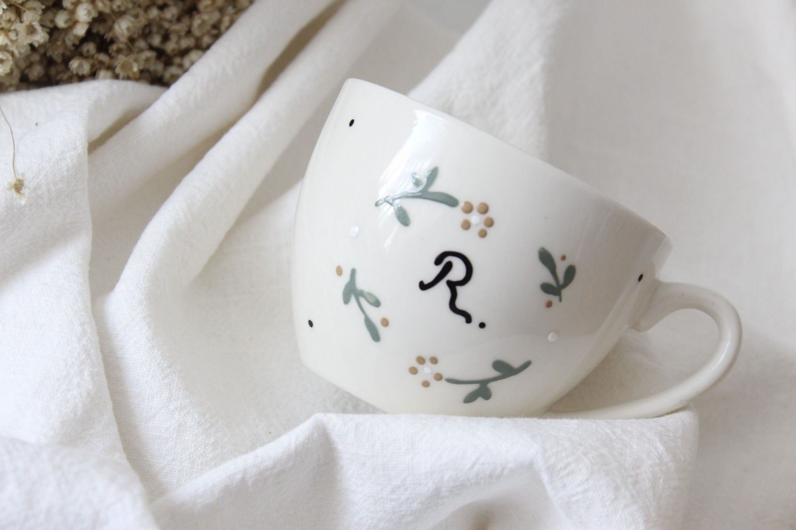 Ceşcuţa cu iniţială