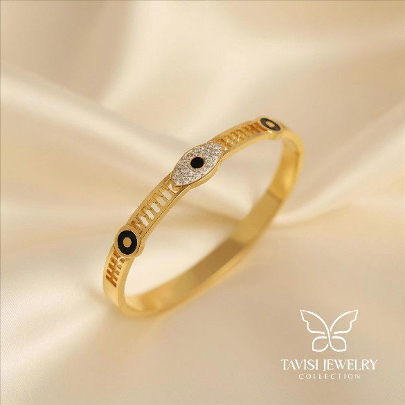 Black Evil Eye Gold Bracelet – Front View