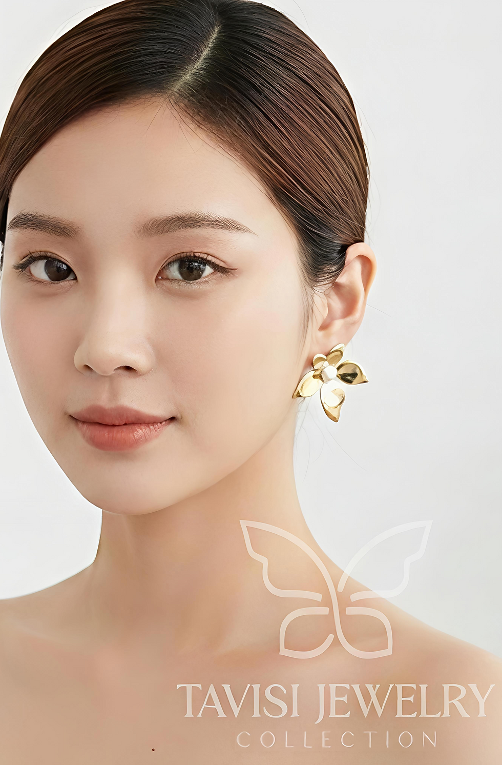 anti tarnish gold floral pearl stud earrings close up