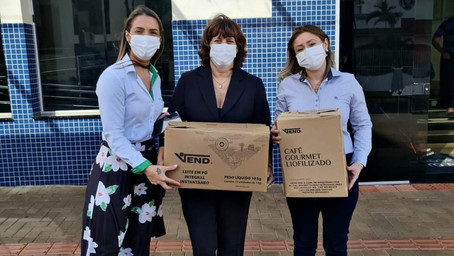 Sicredi União da avenida Getúlio Vargas doa alimentos não-perecíveis ao HSA