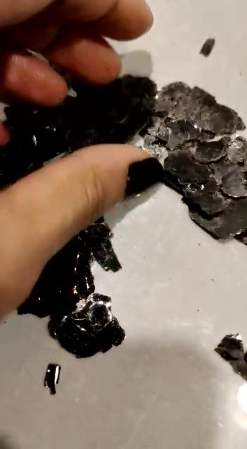 Thumbnail: Mica Flakes