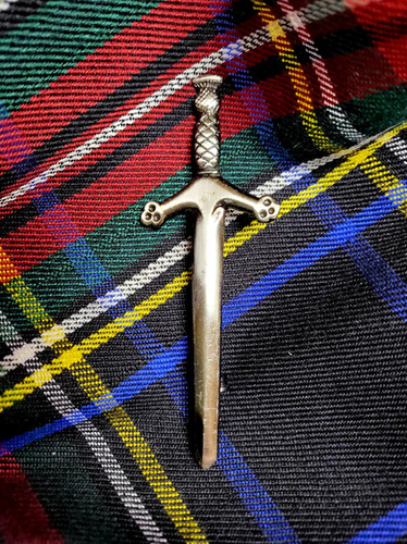 Thistle Twist & Stone Kilt Pin - Made in Scotland Thistle Twist & Stone Kilt Pin - Made in Scotland