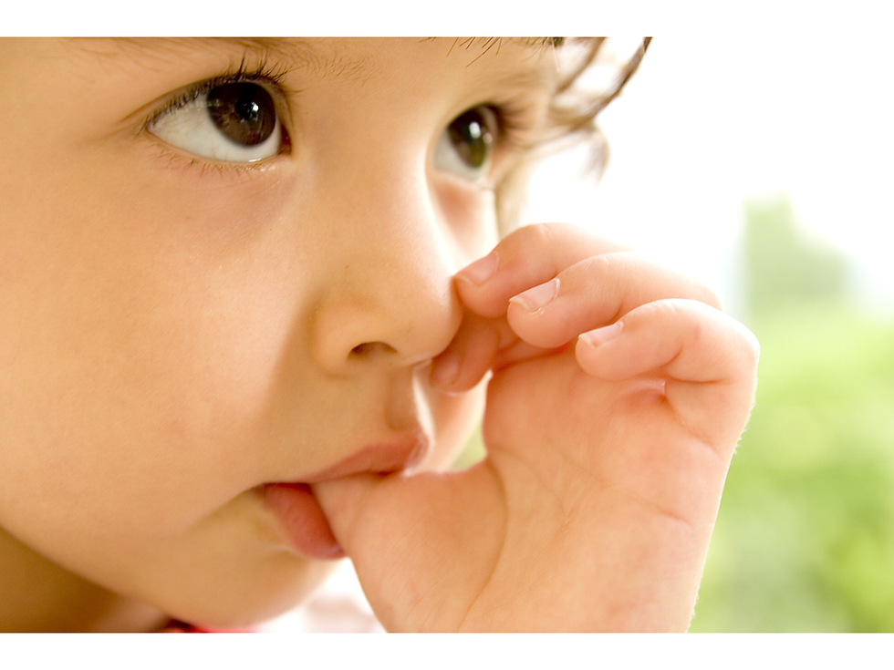 Waarom afwennen van duim of speen vaak moeilijker voelt dan verwacht