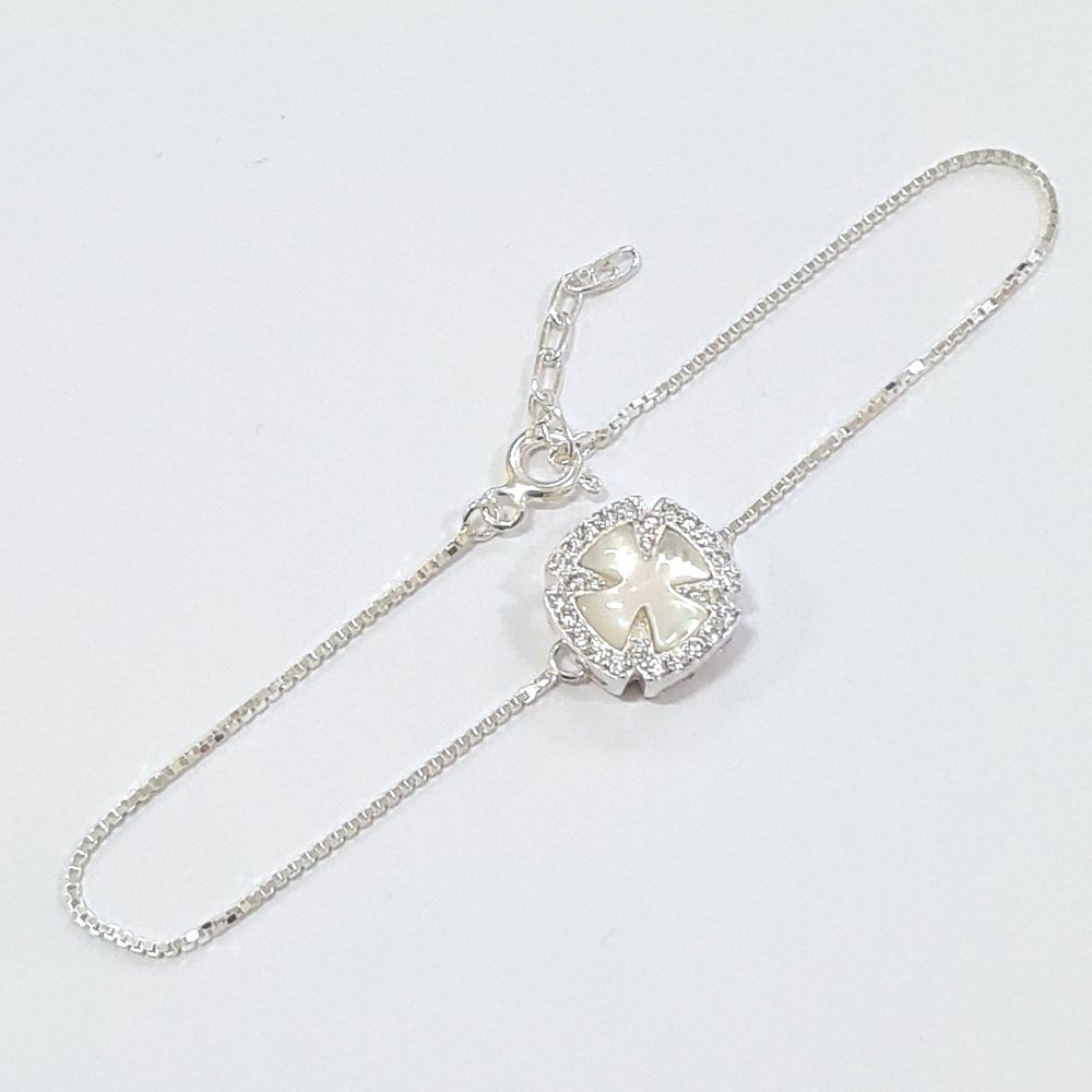 1PL1438- Pulseira brasão 11mm cruz de madre pérola e zirconias na veneziana V15