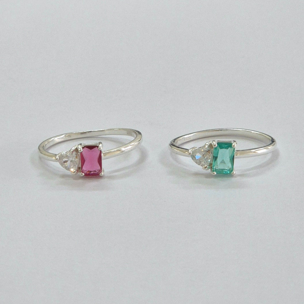 5AN2134 - Anel Zircônia baguete 4x6mm e zircônia coração 4mm