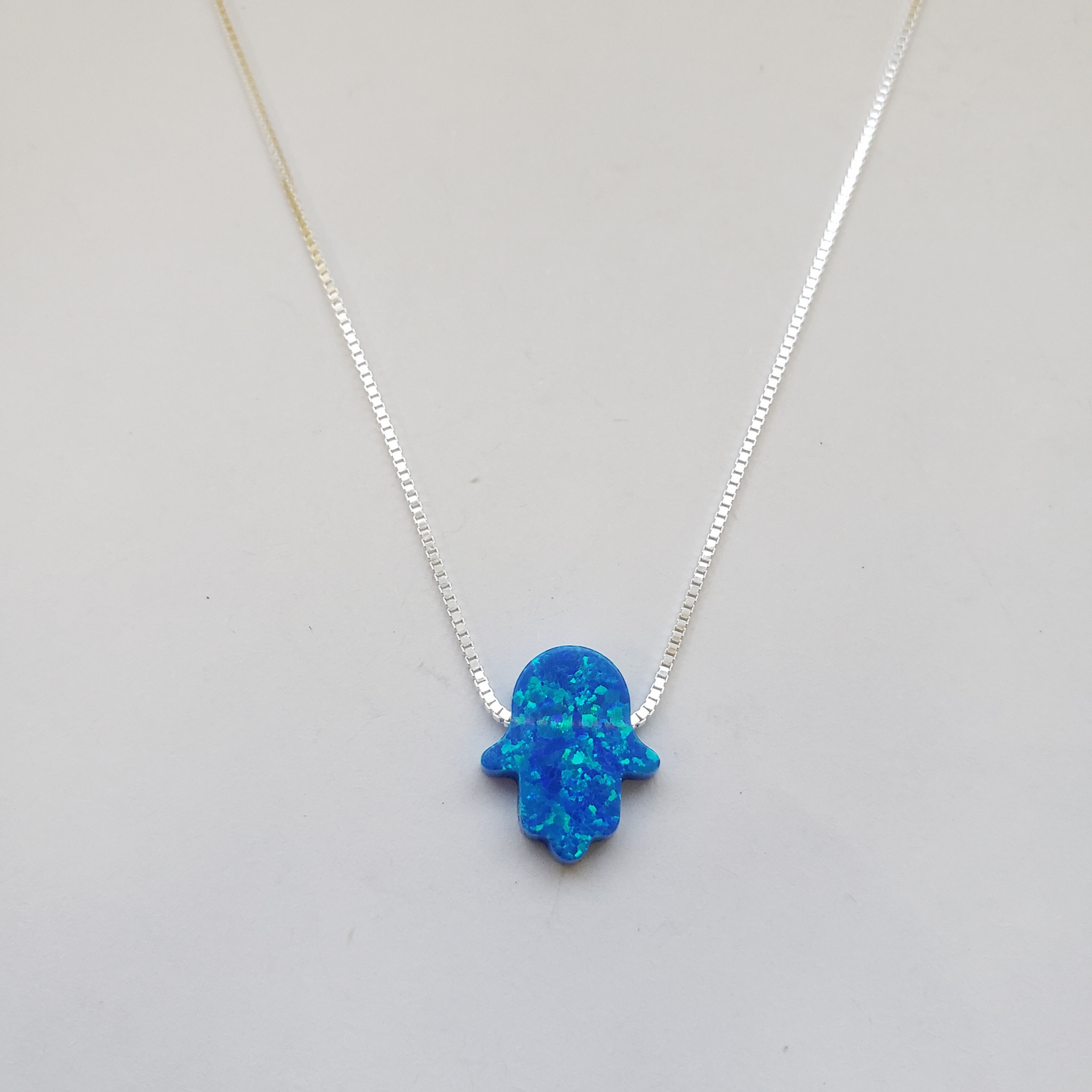 5GA1113 - Gargantilha hamsá lisa opal 11x13mm na veneziana V15