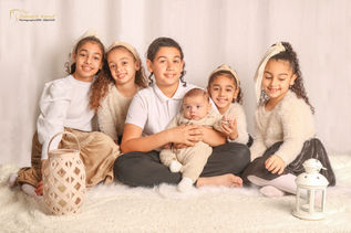 תמונה ילדים +לוגו.jpg