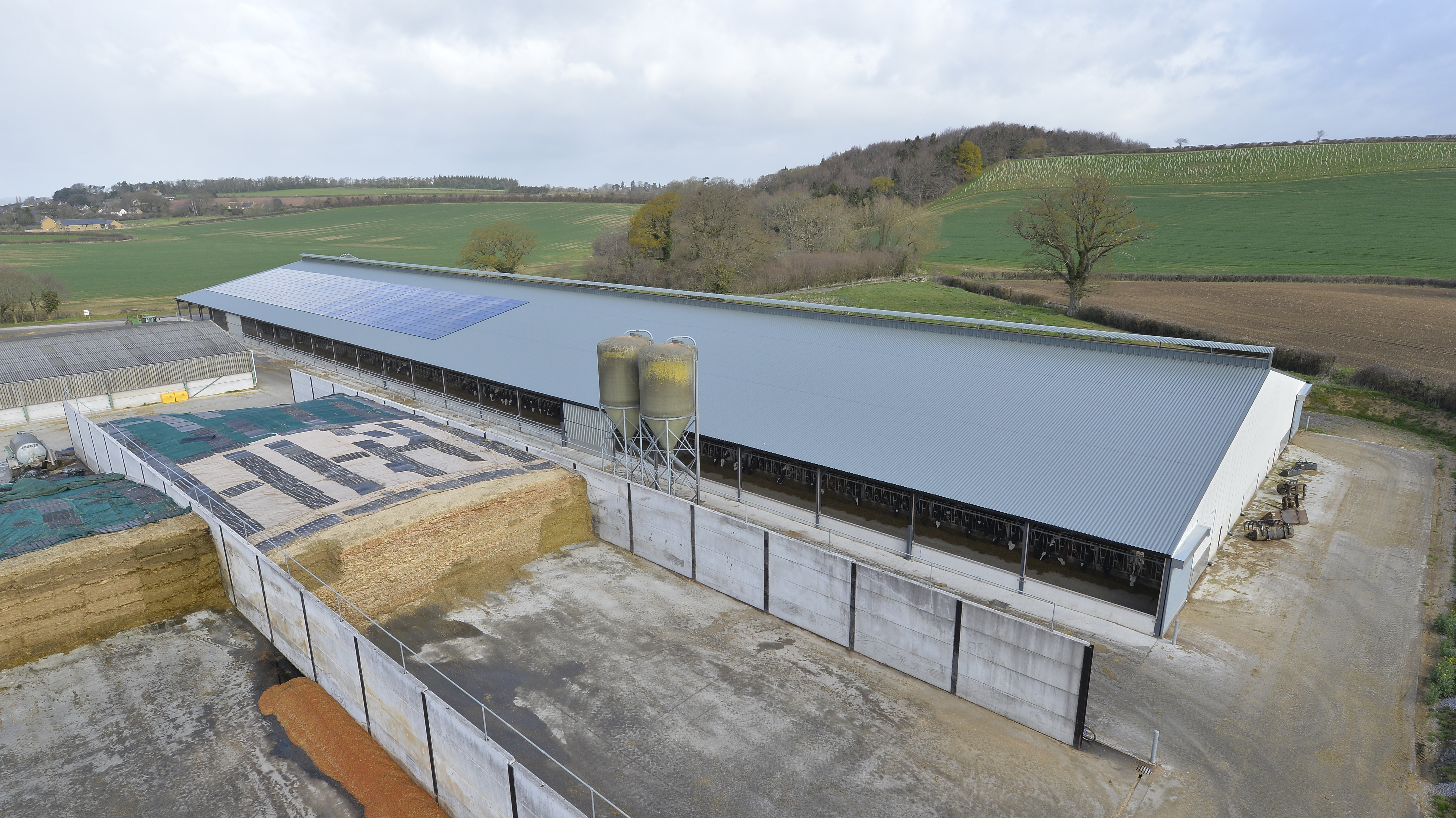 Overview of Knott Oak Dairy robot unit